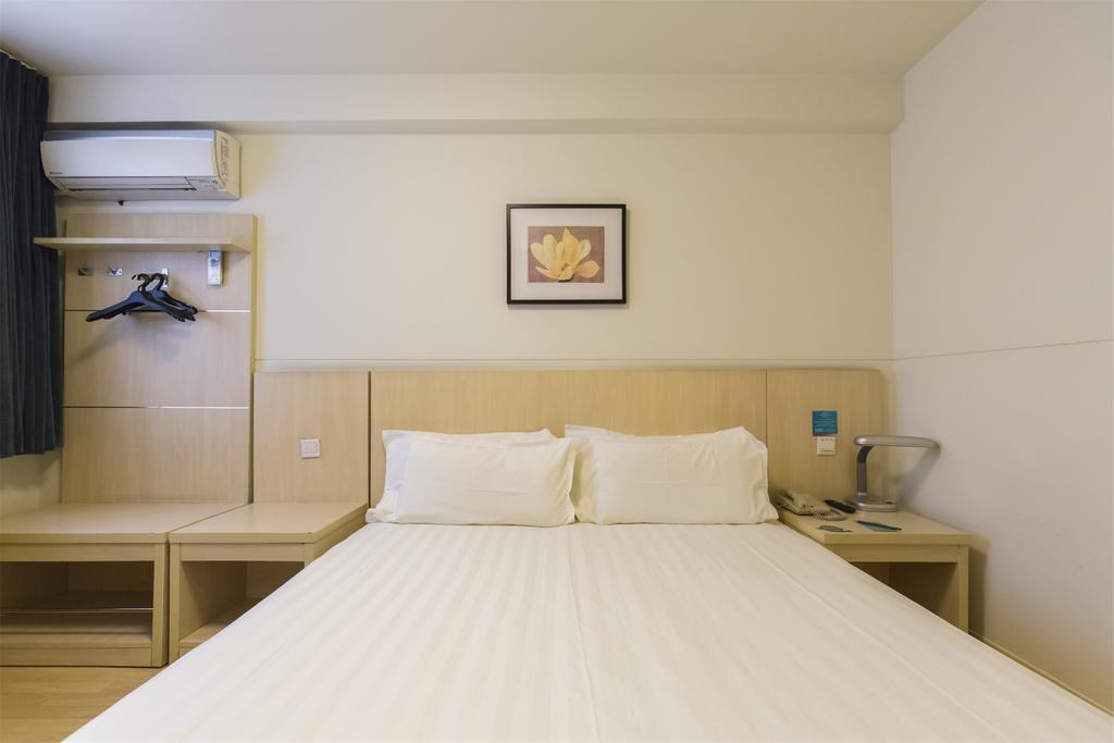 Jinjiang Inn Wuhan Jianghan Road Subway Station Jiangtan Pedestrain Street מראה חיצוני תמונה
