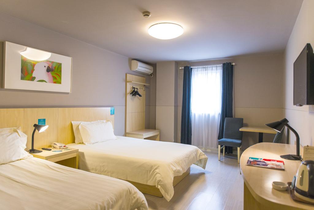Jinjiang Inn Wuhan Jianghan Road Subway Station Jiangtan Pedestrain Street מראה חיצוני תמונה