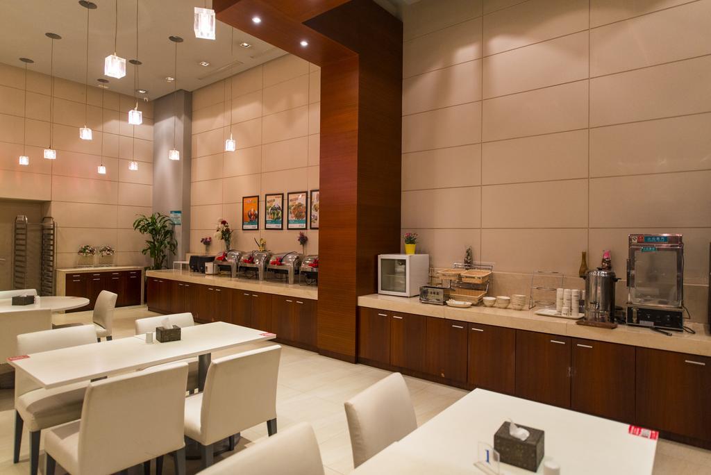 Jinjiang Inn Wuhan Jianghan Road Subway Station Jiangtan Pedestrain Street מראה חיצוני תמונה