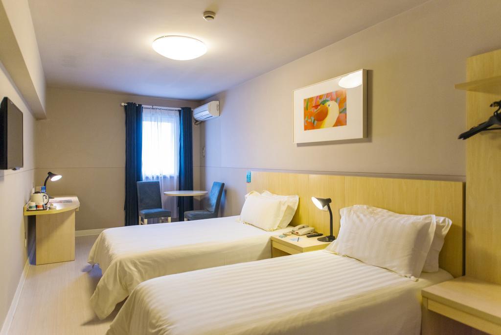 Jinjiang Inn Wuhan Jianghan Road Subway Station Jiangtan Pedestrain Street מראה חיצוני תמונה