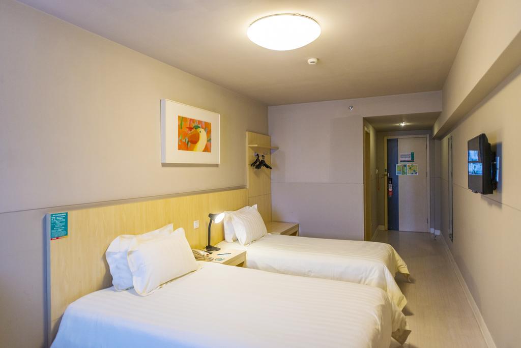 Jinjiang Inn Wuhan Jianghan Road Subway Station Jiangtan Pedestrain Street מראה חיצוני תמונה